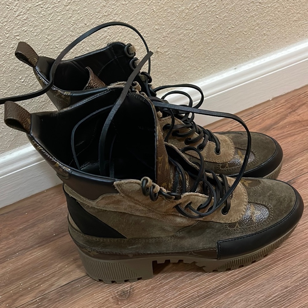 LV boots worn 2 times very new have box and cover